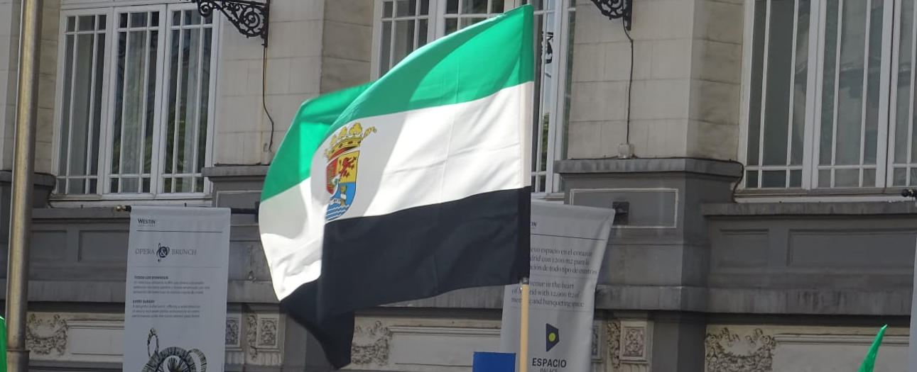 Bandera Extremadura. Extremeñismo